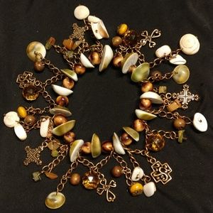 Beautiful Vintage Shell Charm Bracelet